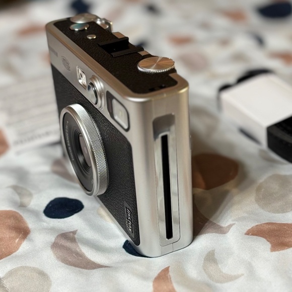 Fujifilm instax Mini Evo - Picture 6 of 11